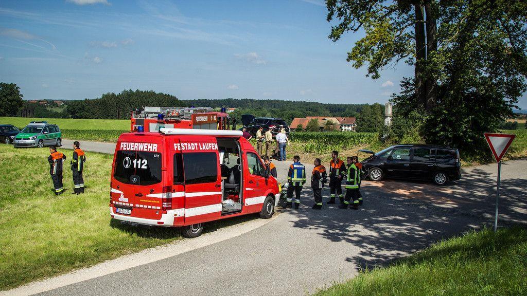 Zwei Verletzte bei Kreuzungscrash bei Laufen