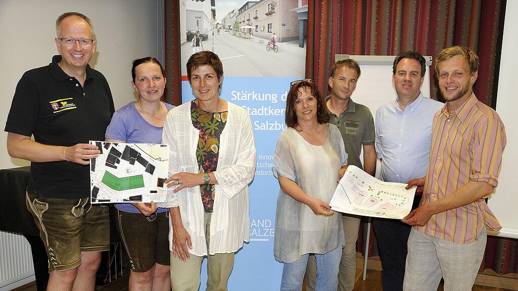 vlnr: Bürgermeister LAbg Ing. Manfred Sampl, Obmann Stv. Verein Wirtschaft Petra Rossmann, LH Stv. Dr. Astrid Rössler, Obfrau Tourismusverband Lisbeth Schwarzenbacher, Mag. Stefan Lettner (CIMA Institut), DI Robert Krasser (SIR), Architekt DI Simon Brandstätter.