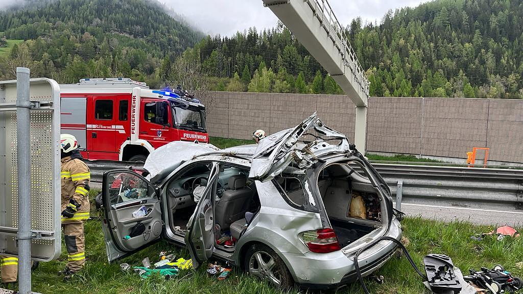 Auto-Überschlag auf A10 in Zederhaus