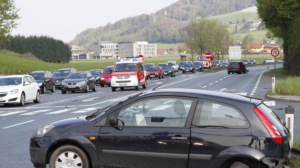 Spektakulärer Crash an MGC Kreuzung in Bergheim
