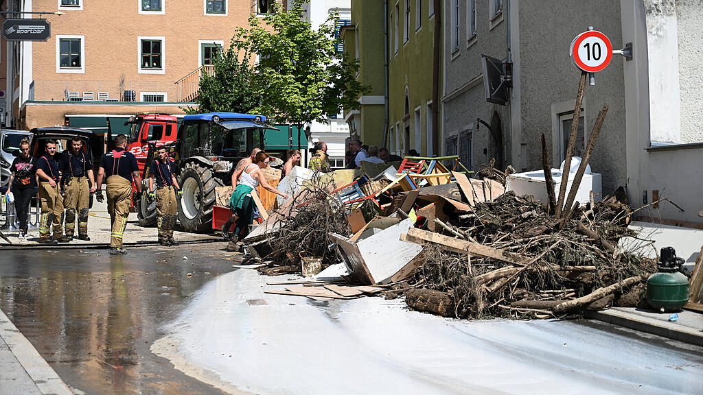 Aufr\u00e4umarbeiten Hallein