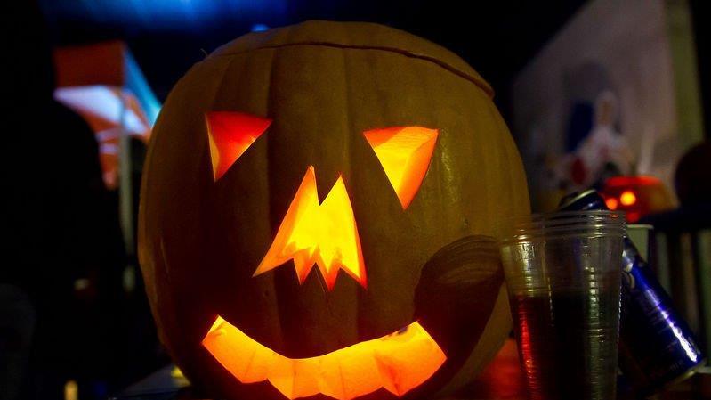 Halloween im Stadion, II