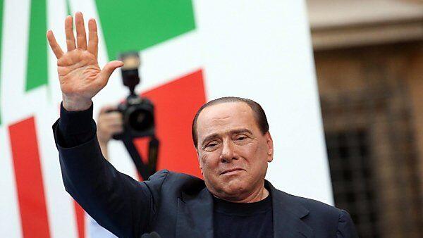 Berlusconi droht mit Platzen der Regierung