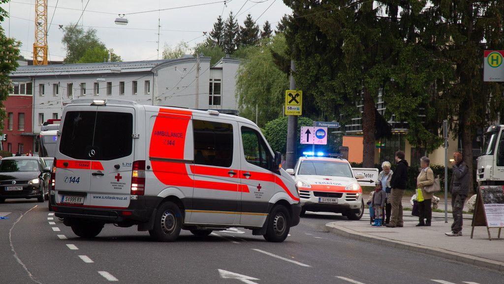 Innsbrucker Bundesstraße: Kind von Pkw erfasst