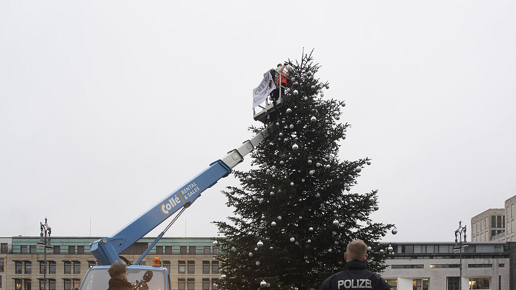 Klimaaktivisten_Christbaum_Berlin