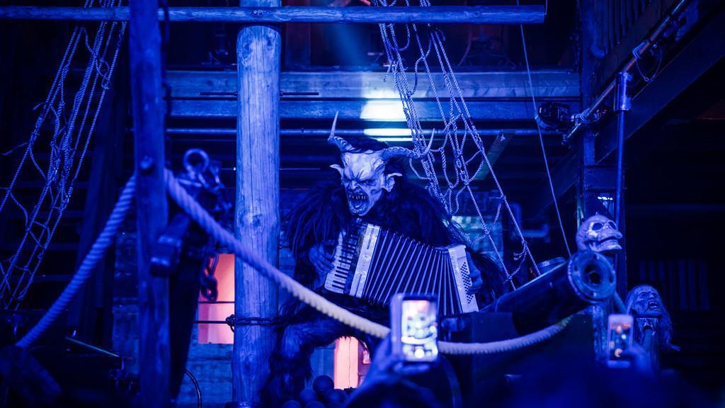 Show Untersberger Krampusse II