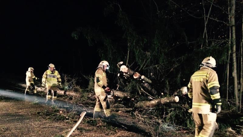 Sturm fegt über Salzburg: Feuerwehr St. Gilgen im Einsatz