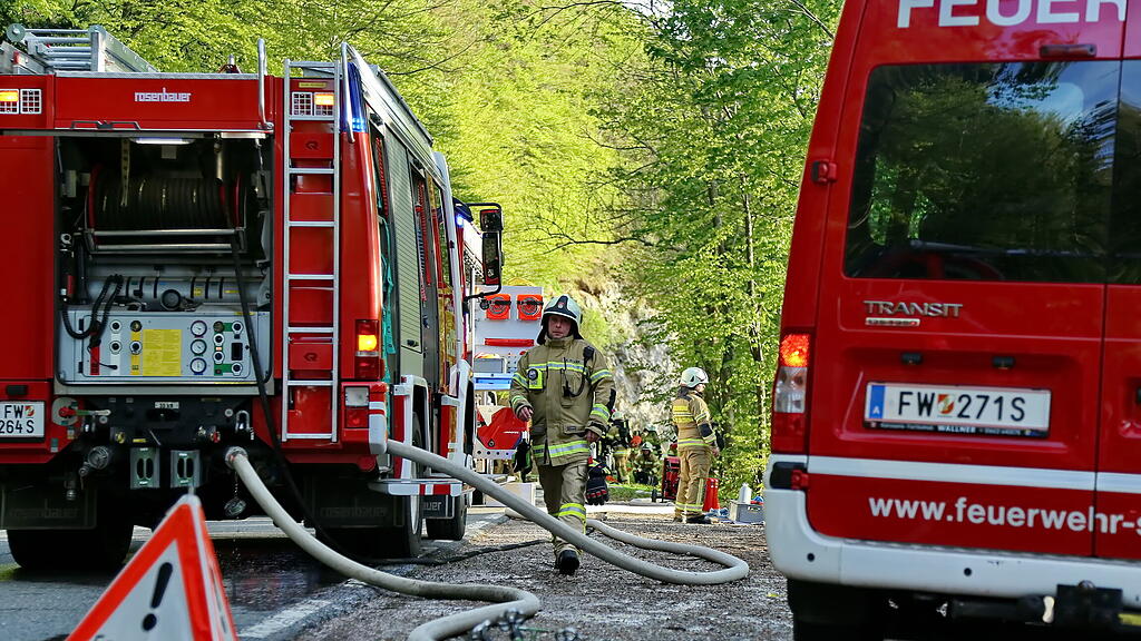 Feuerwehr\u00fcbung in Guggenthal II