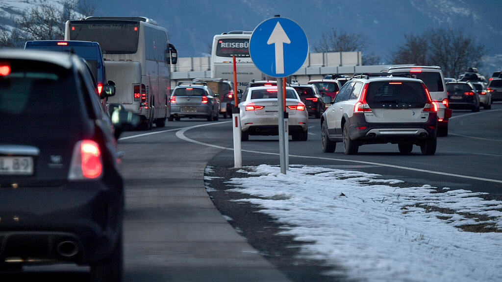 Stau A10