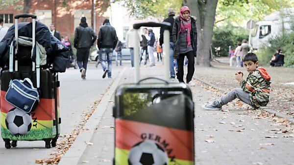 Flüchtlinge werden in Berlin in leerstehende Wohnungen gebracht