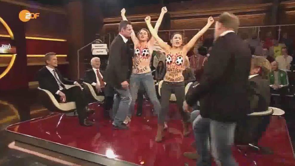 Nackter Protest in Lanz Talkshow