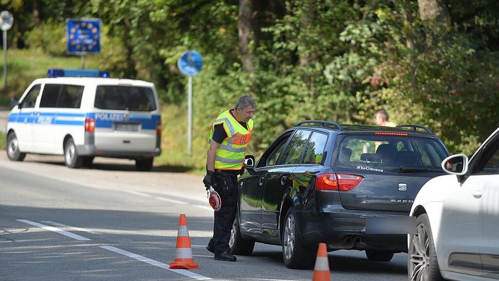Auch die österreichische Polizei wird ab Mitternacht an Grenzen kontrollieren dürfen.