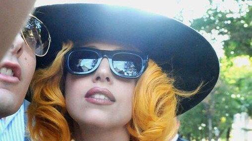 Lady Gaga und Hund: Ankunft in Wien