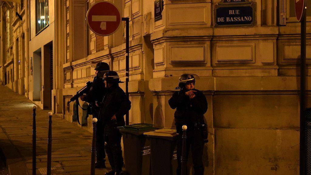 Vermeintlicher IS-Angriff in Paris: Polizist und Angreifer tot