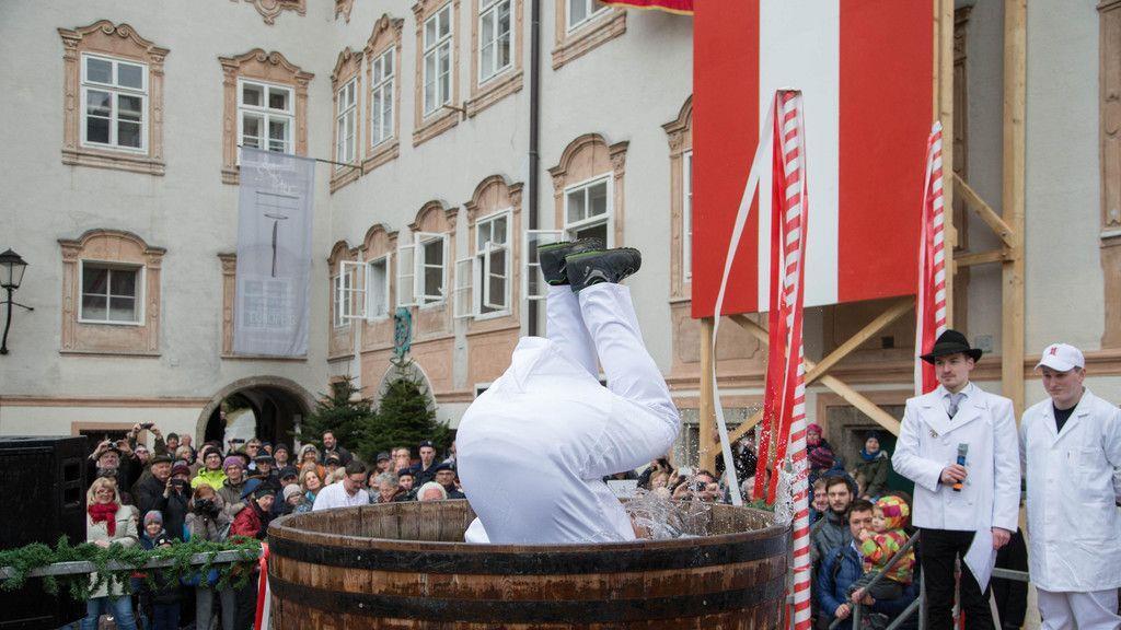 Traditioneller Metzgersprung in Salzburg