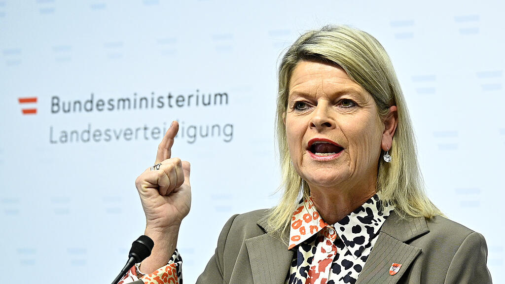 Klaudia Tanner, Verteidigungsministerin