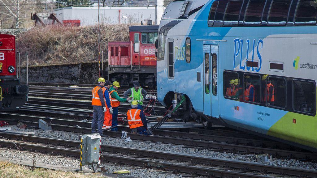 Zuggarnitur am Salzburger Hauptbahnhof entgleist II