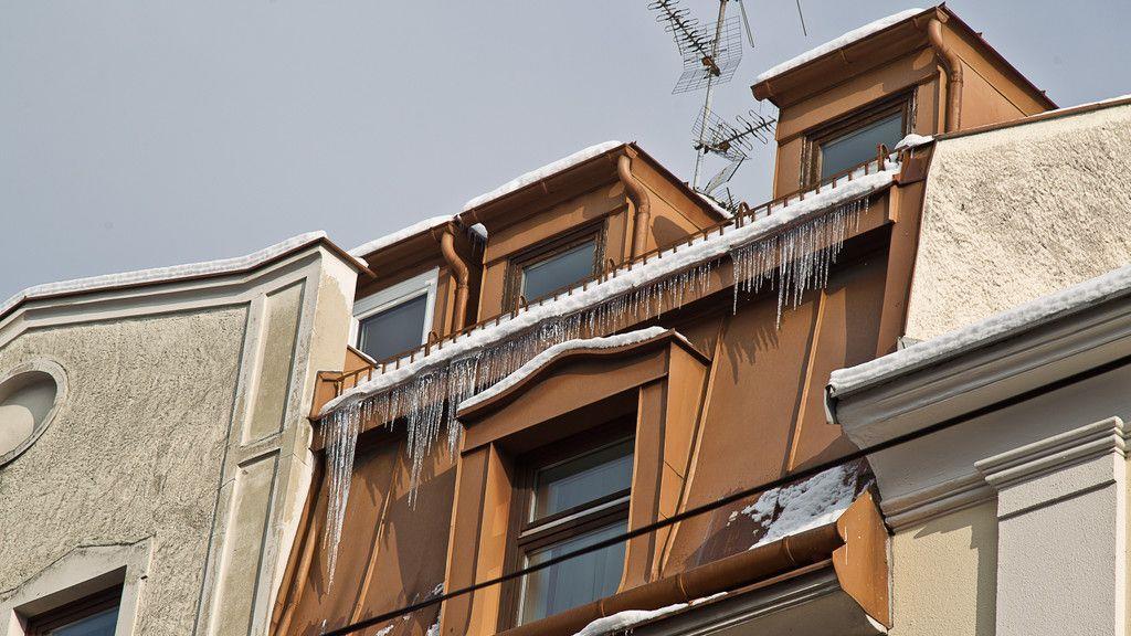 Siebenstädterstraße: Eiszapfen entfernt