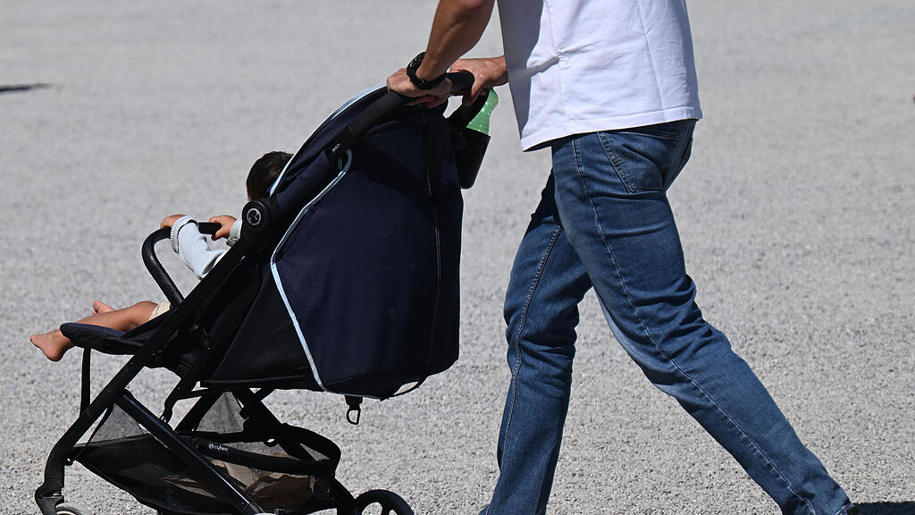 Kinderwagen Familie Kind Baby