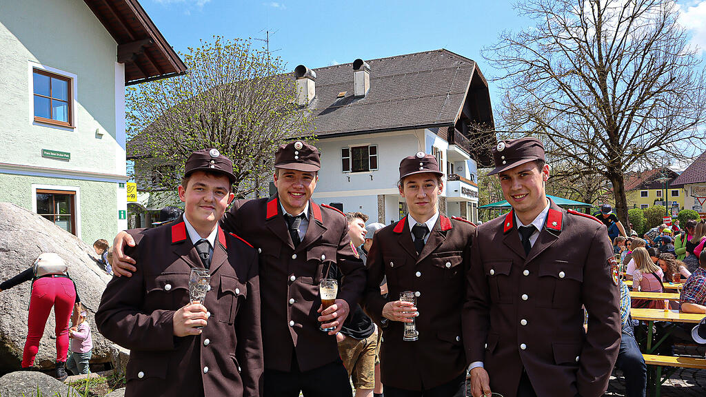Maibaumaufstellen Berndorf
