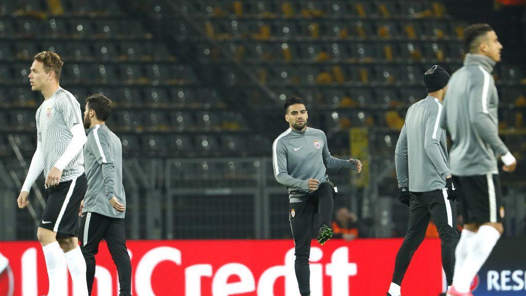 Bomben detonieren an BVB-Bus