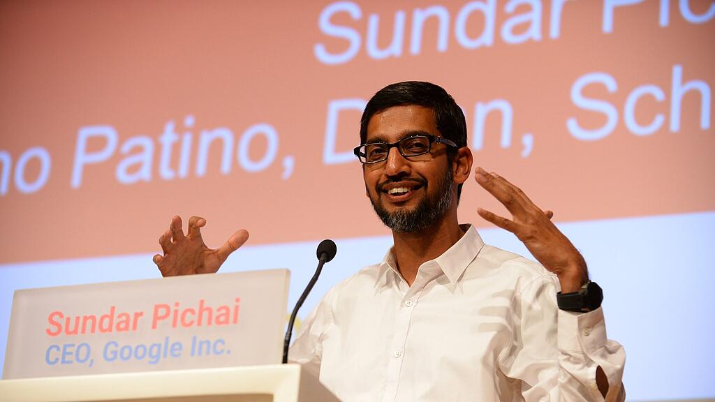 Bei einem Verdienst von mehr als 90 Millionen Euro jährlich hat Sundar Pichai allen Grund zu lachen.