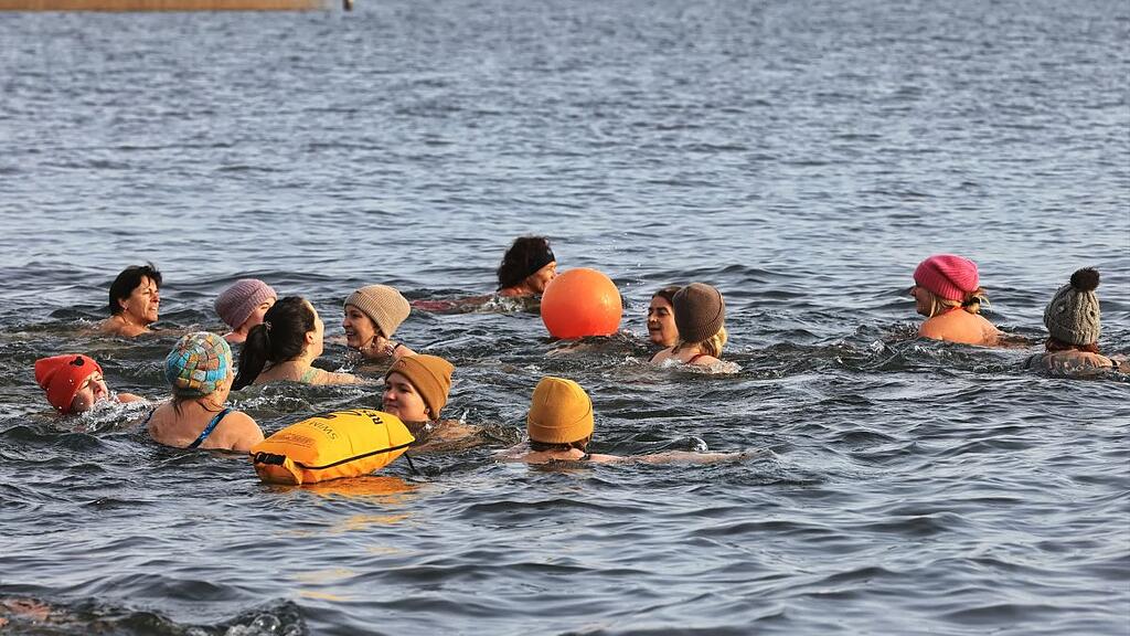 Silvesterschwimmen im Obertrumer See
