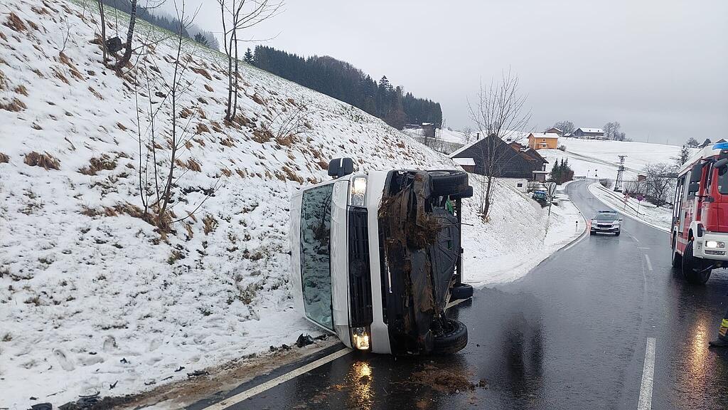 umgestürzter transporter krispl