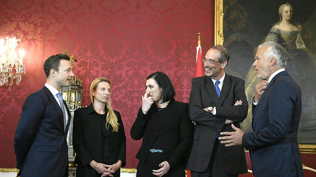 AMTSENTHEBUNG DER REGIERUNG DURCH DEN BUNDESPR\u00c4SIDENTEN