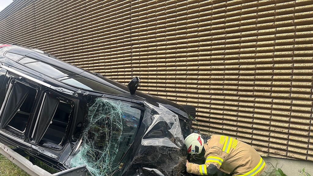 Auto-Überschlag auf A10 in Zederhaus