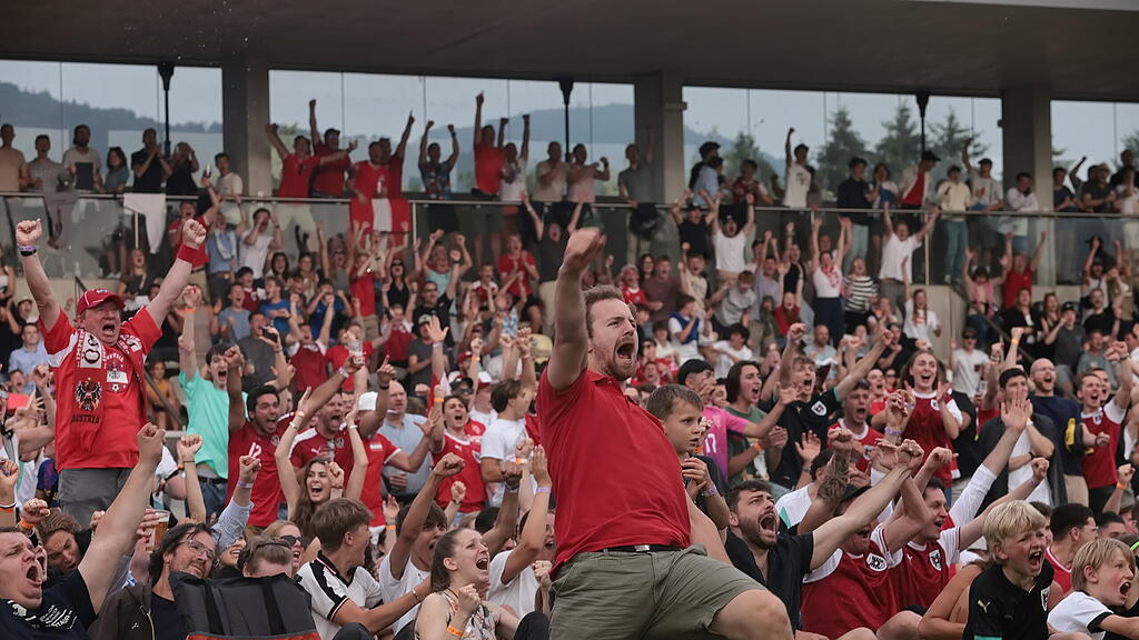Public Viewing in Salzburg: Österreich vs. Polen