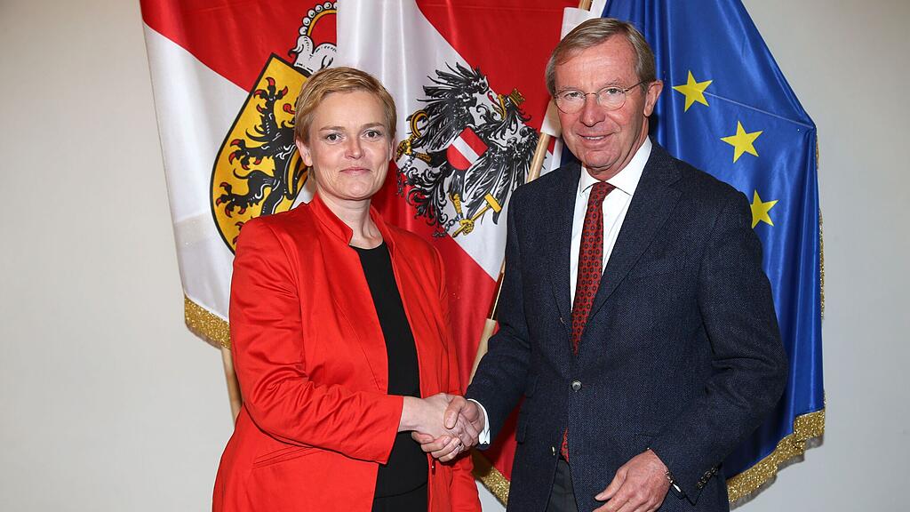 Michaela Kardeis, Generaldirektorin für die öffentliche Sicherheit, und LH Wilfried Haslauer.