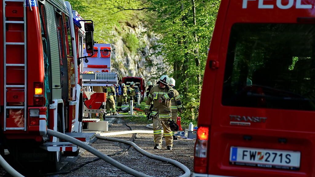Feuerwehr\u00fcbung in Guggenthal II