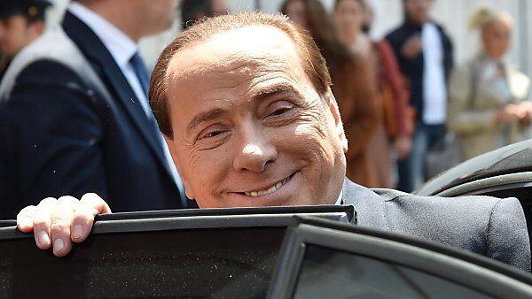 Berlusconi nach Freispruch im Ruby-Prozess