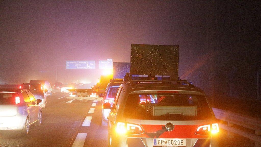 Stau nach Auffahrunfall auf A1