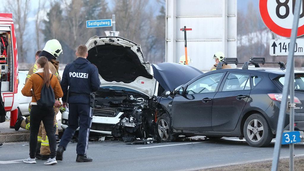 Verkehrsunfall auf B159 bei Rif