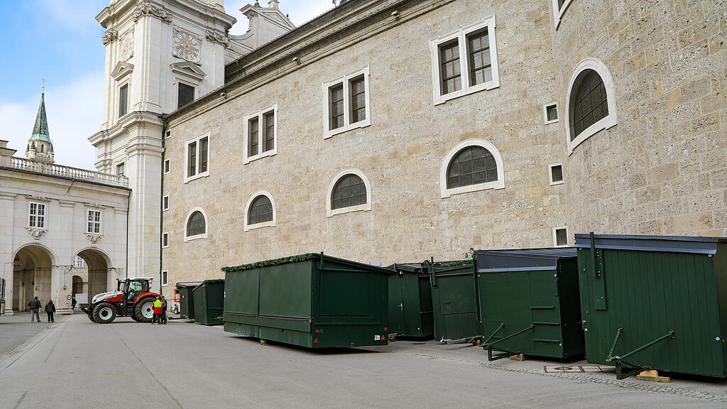 Aufbau Christkindlmarkt II