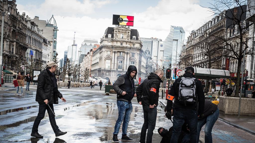 Hooligans randalieren in Brüssel