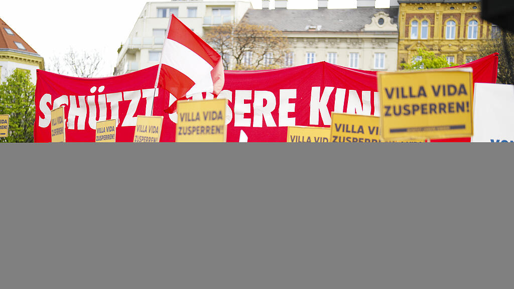 Demo Drag-Lesung Wien