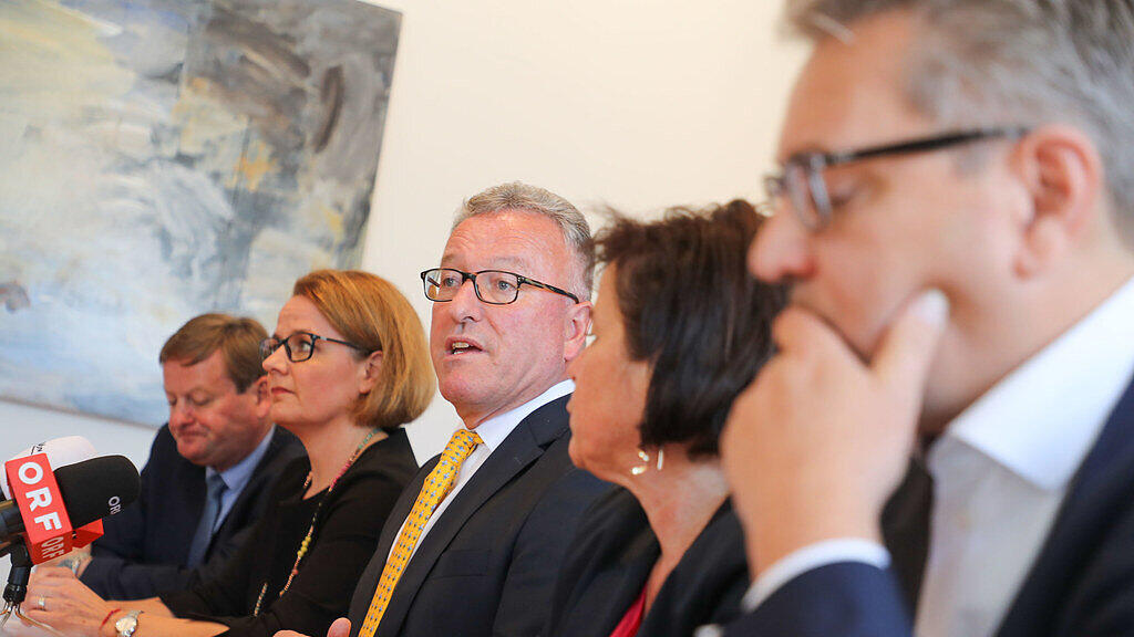 Salzburgs Sozialreferent LHStv. Heinrich Schellhorn lud deine Kolleginnen und Kollegen heute zum Treffen.