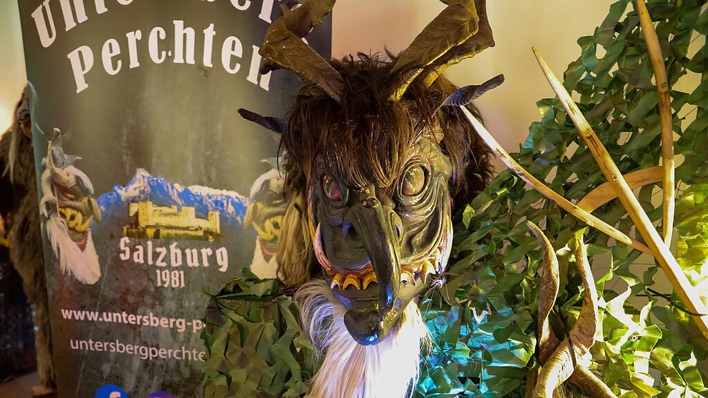 13. Maskenausstellung der Maxglaner Teufeln