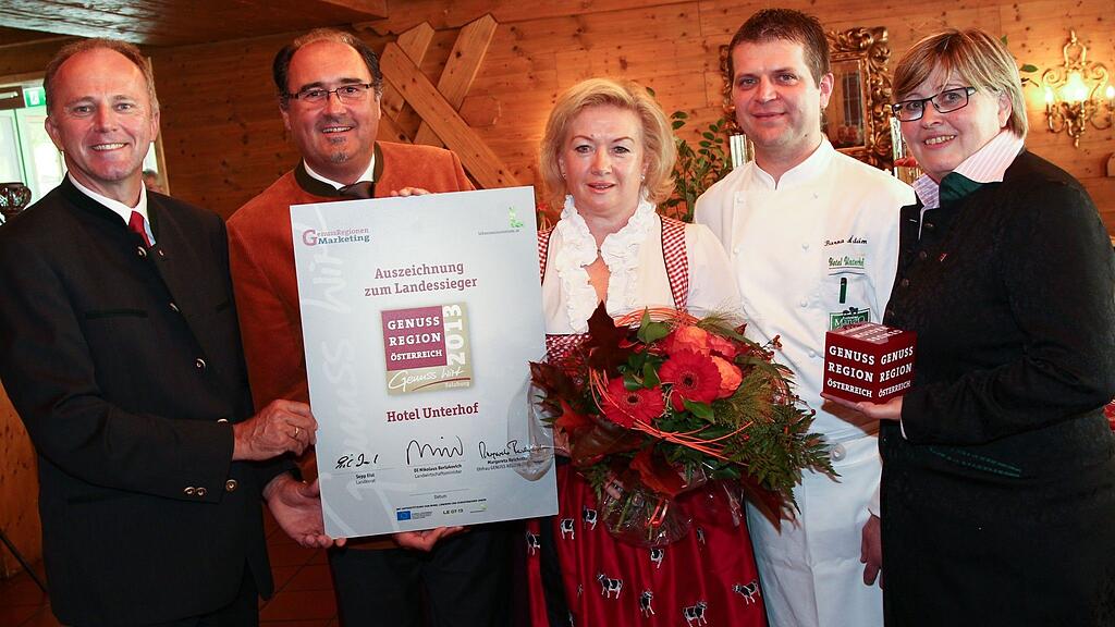 Landesrat Sepp Eisl, Michael Gehring, Marlies Gehring, Adam Barna und Pauline Trausnitz