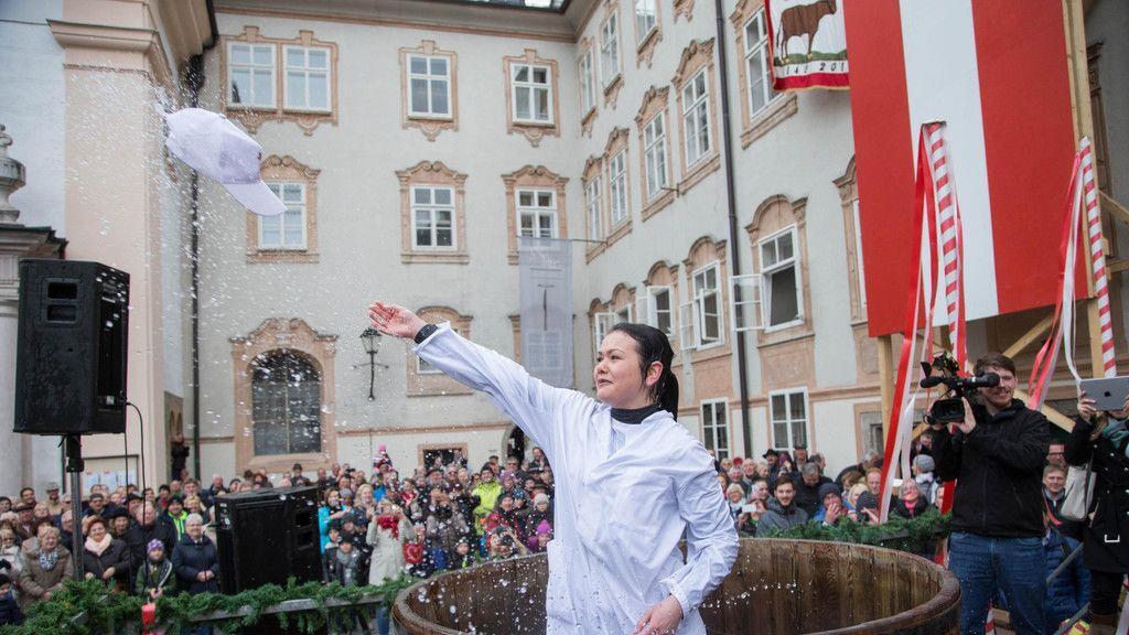 Traditioneller Metzgersprung in Salzburg