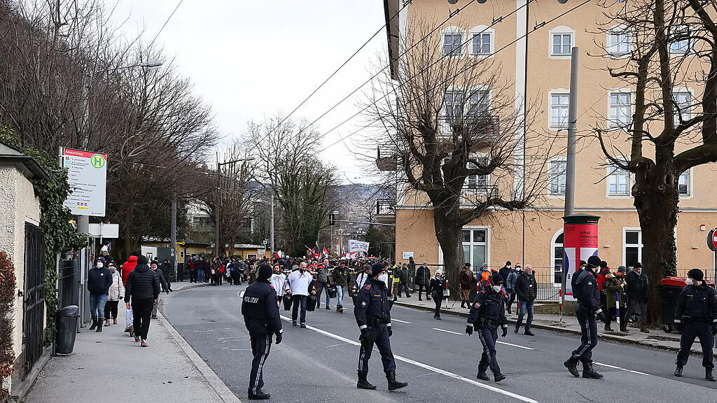 Corona-Demo in der Stadt Salzburg