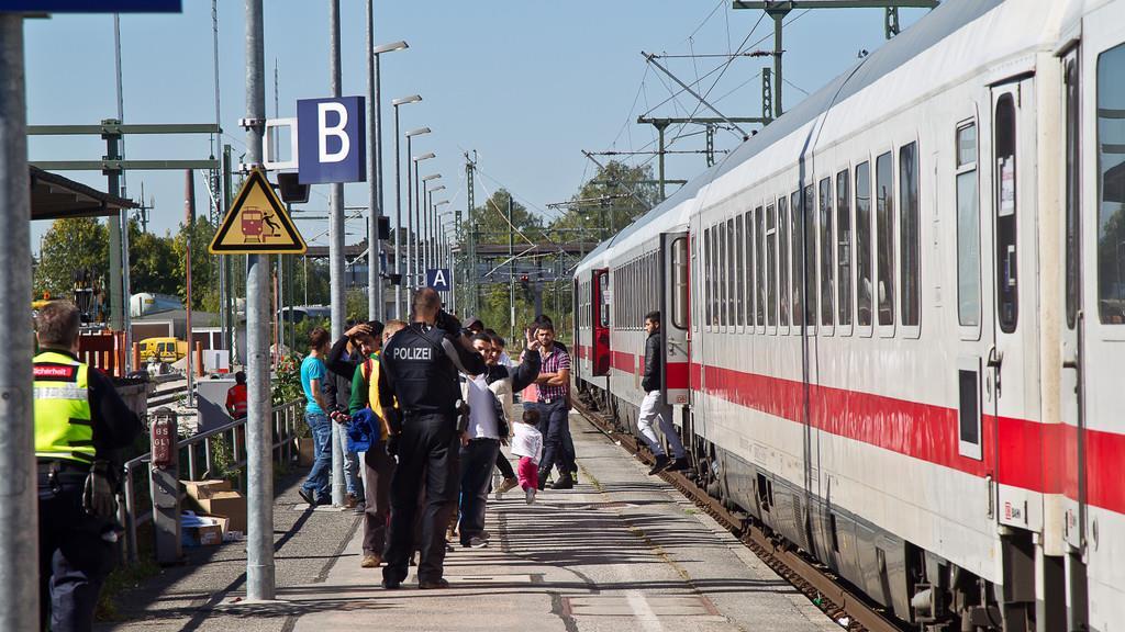 Sonderzug aus Salzburg trifft in Freilassing ein