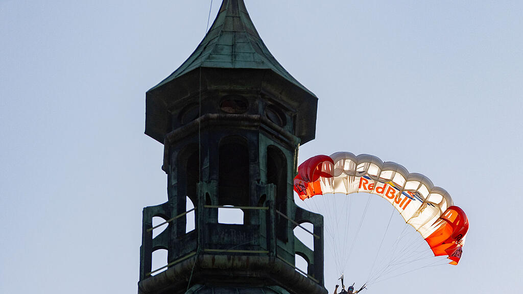 Tag des Sports, Fallschirmspringen