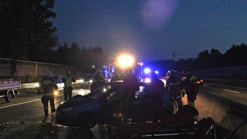 Schwerer Crash mit drei Verletzten in Kuchl