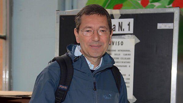 PD-Kandidat Ignazio Marino in Rom voran