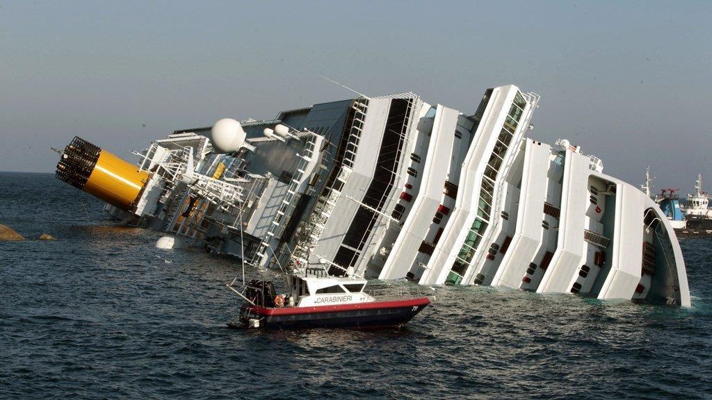 Kreuzfahrtschiff "Costa Concordia" vor der Toscana auf Grund gelaufen