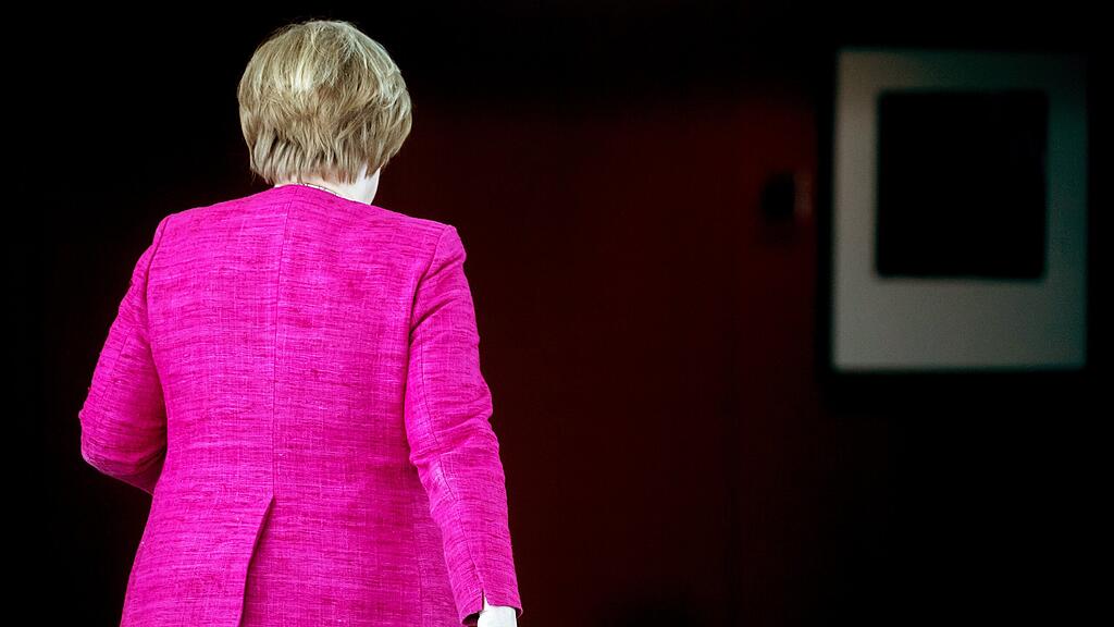 Erste Reaktionen auf Merkels angekündigten Abschied.